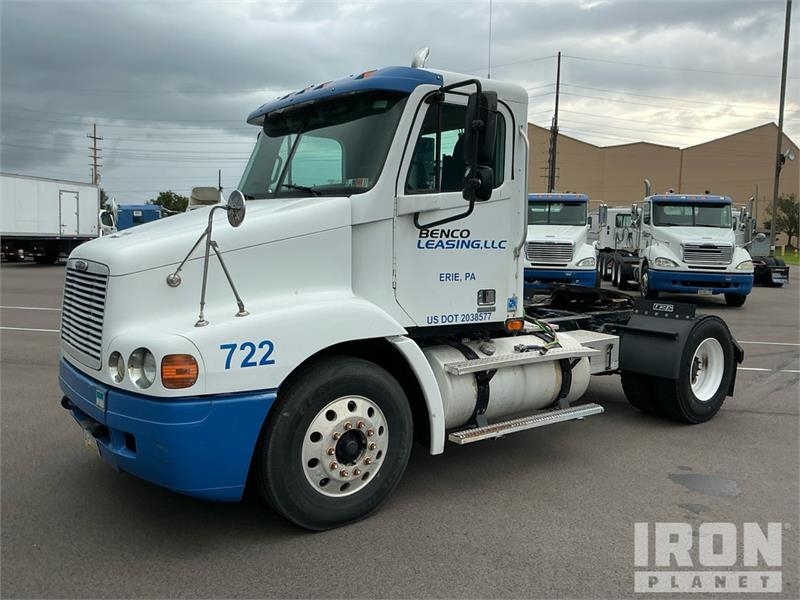 Freightliner CST112
