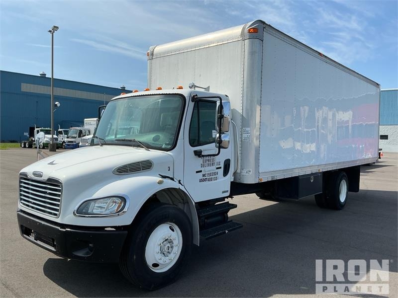 Camion fourgon Freightliner M2106 — occasion 2004