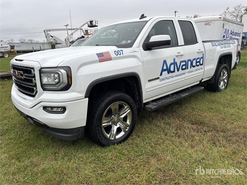 Fourgon utilitaire GMC Sierra 1500 — occasion 2017