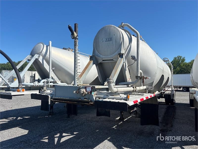 Heil 1040 cft Pneumatic Bulk Trailer