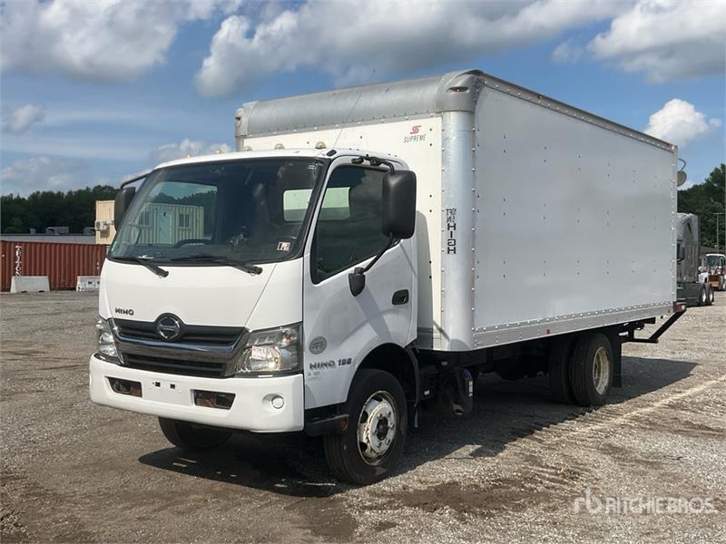 Camion fourgon Hino 195 — occasion 2019