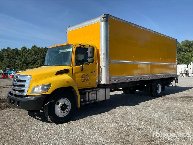 Camion fourgon Hino 268 — occasion 2019