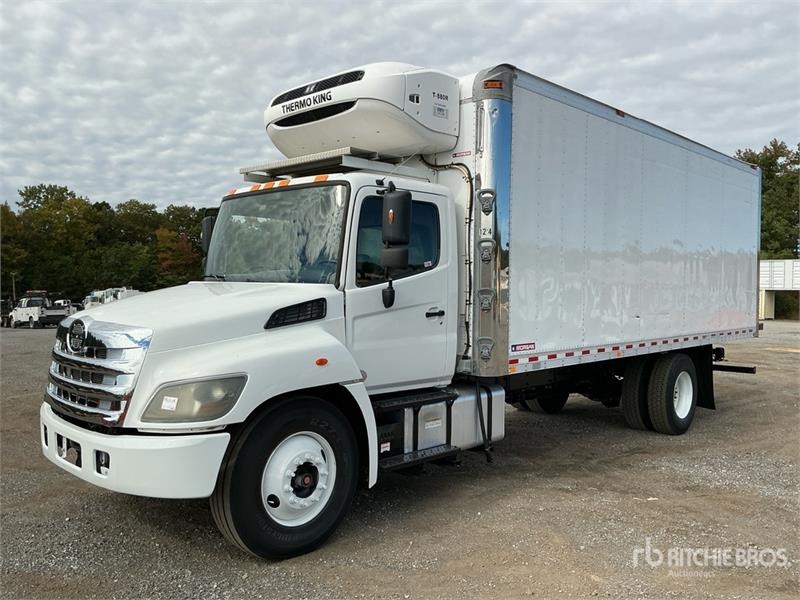 Camion frigorifique Hino 338 — occasion 2017