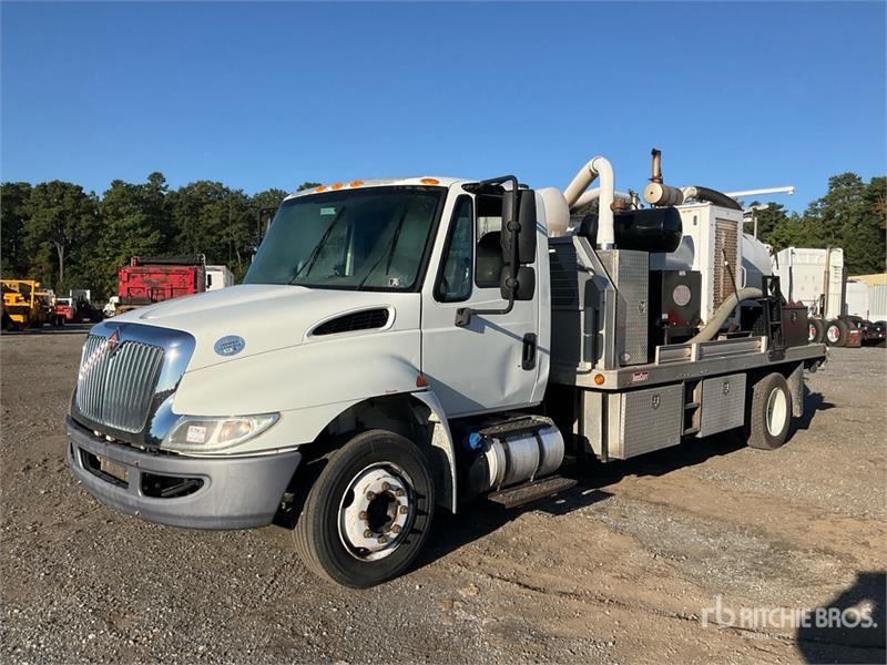 Hydrocureur International 4300 — occasion 2016