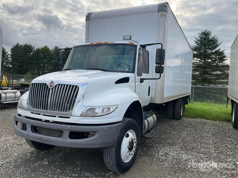 Camion fourgon International 4300 — occasion 2018
