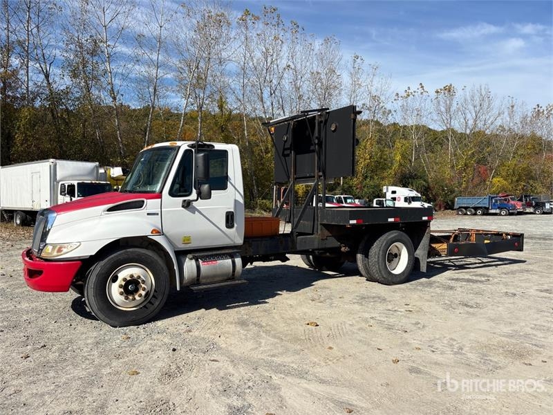 Camion municipal International 4300 — occasion 2010