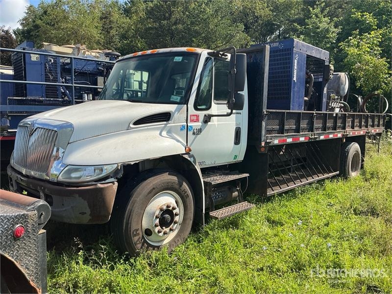 Utilitaire benne International 4300 — occasion 2005