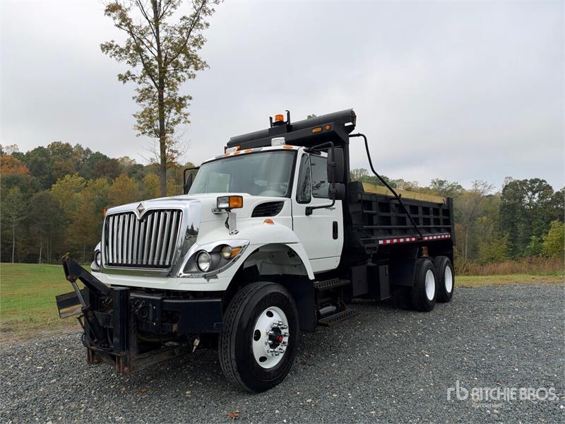 Camion benne International 7400 — occasion 2012