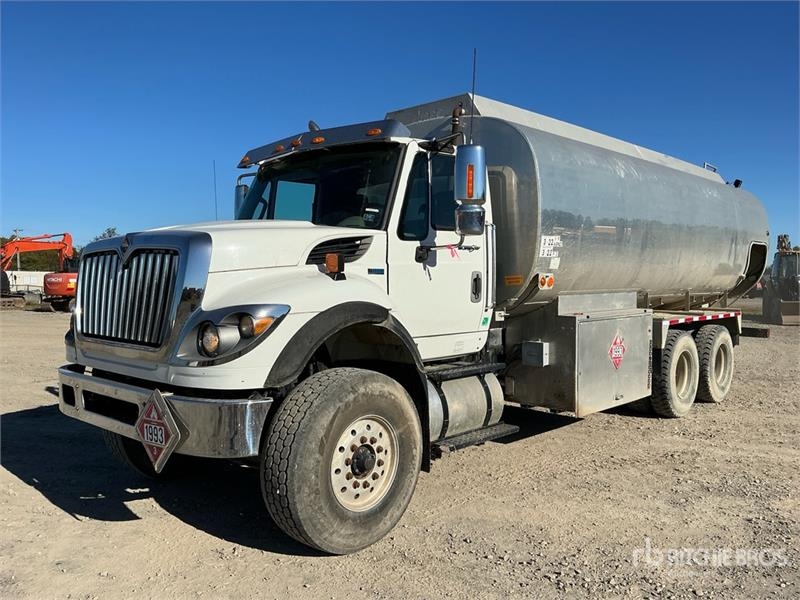 Camion citerne International 7500 21000 L 6x4 Fuel — occasion 2013