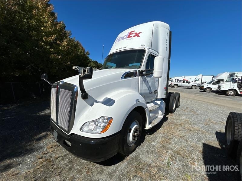 Tracteur routier Kenworth T680 — occasion 2015
