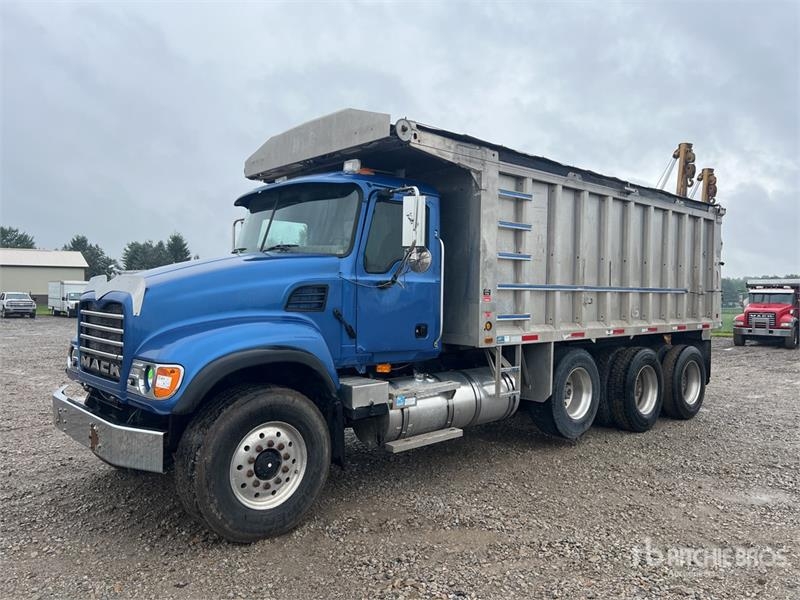 Camion benne Mack CV713 — occasion 2006