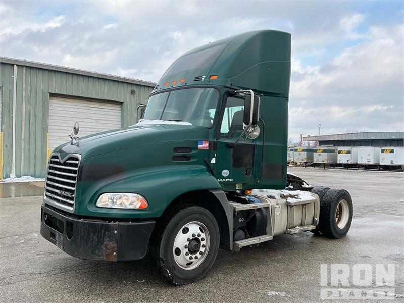 Mack CXU612