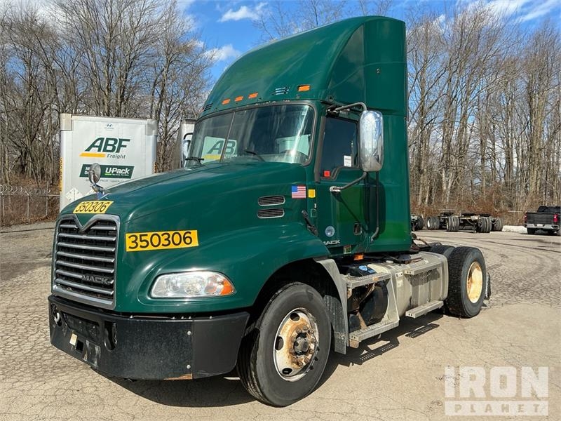 Mack CXU612