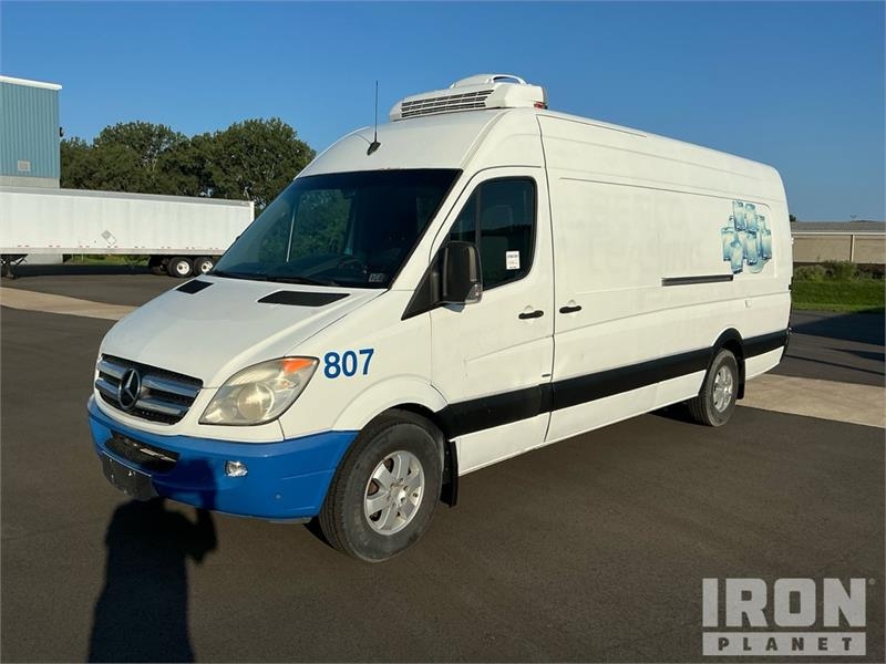 Fourgon utilitaire Mercedes-Benz SPRINTER 2500 — occasion 2010