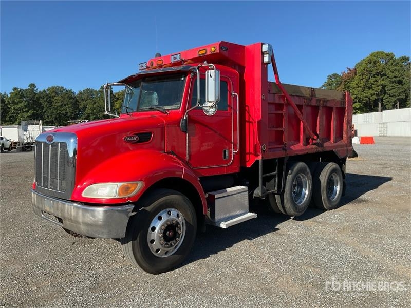 Camion benne Peterbilt 335 — occasion 2005