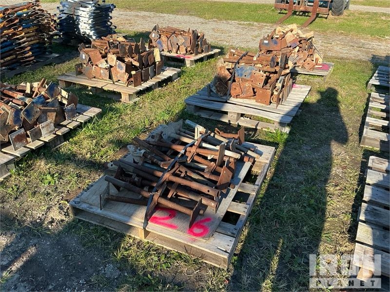 Échafaudage Quantity of (4) Pallets of Screw Jacks for Scaffol — occasion
