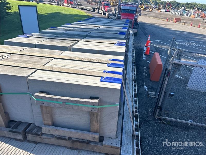 Quantity of (7) Pallets of Bluestone Landscaping P