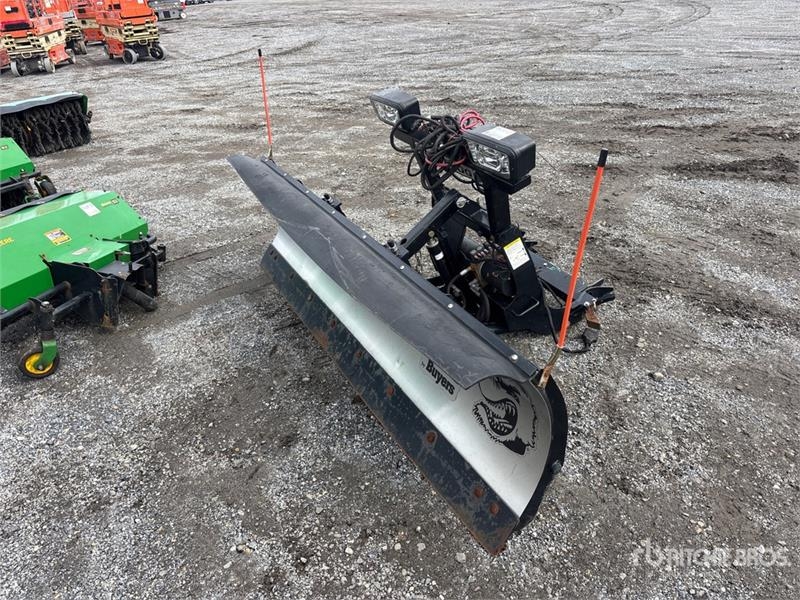 Chasse-neige SnowDogg MD75II 7 ft 6 in 1 Way Snow Plow — occasion