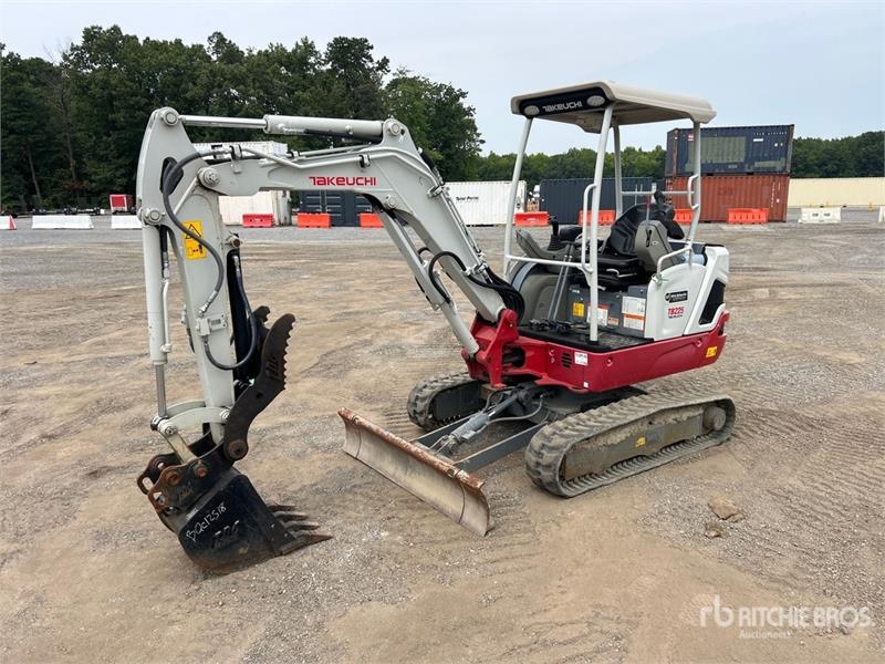 Takeuchi TB225R
