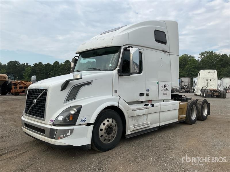 Tracteur routier Volvo VNL670 — occasion 2018