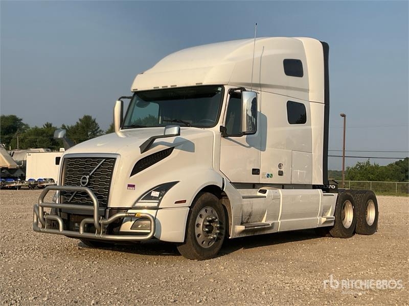 Tracteur routier Volvo VNL760 — occasion 2021