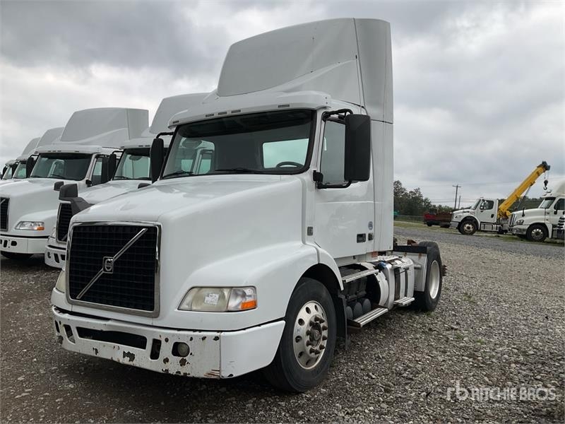 Volvo VNM