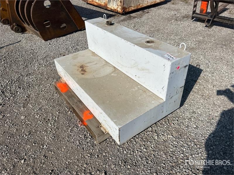 Réservoir de carburant 100 gal Portable Steel Fuel Tank — occasion