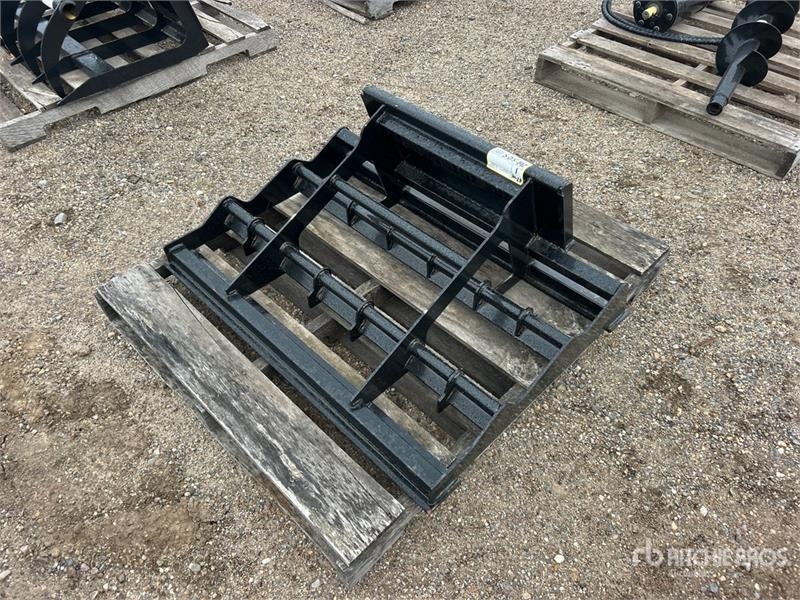 Vibroculteur 38 in Mini Skid Steer Landplane (Unused) — occasion 2026