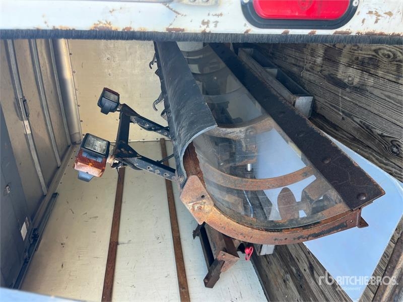Chasse-neige 7 ft in 2 Way Snow Plow — occasion