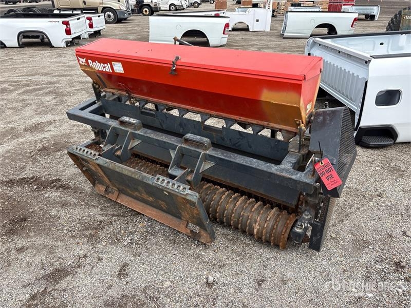 Semoir Bobcat 72SDR 88 in Skid Steer Seeder — occasion 2022