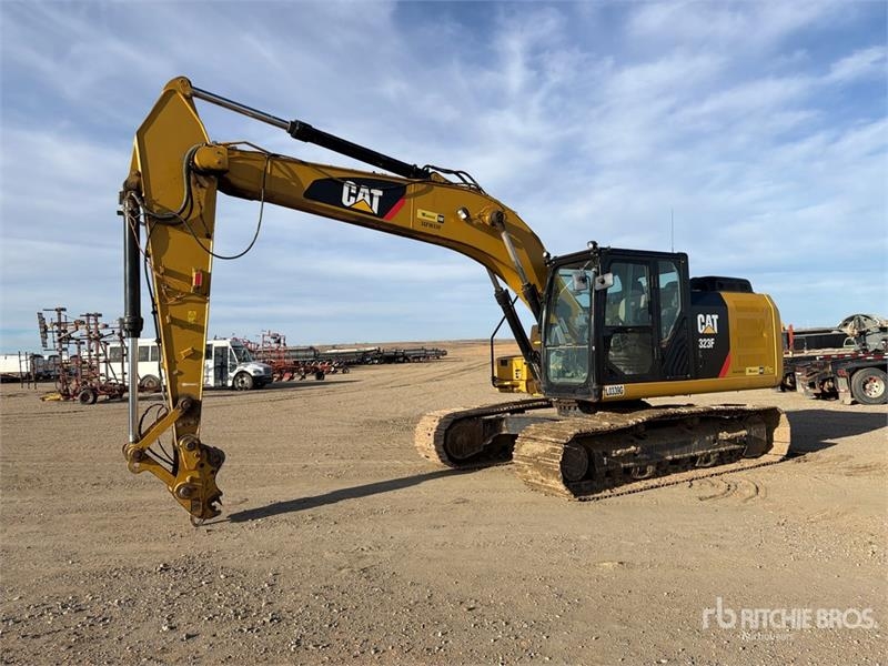 Pelle sur chenilles Caterpillar 323F L Tracked — occasion 2017, 8 253 h