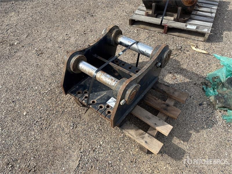 Caterpillar MKD D Link Mounting Bracket — occasion