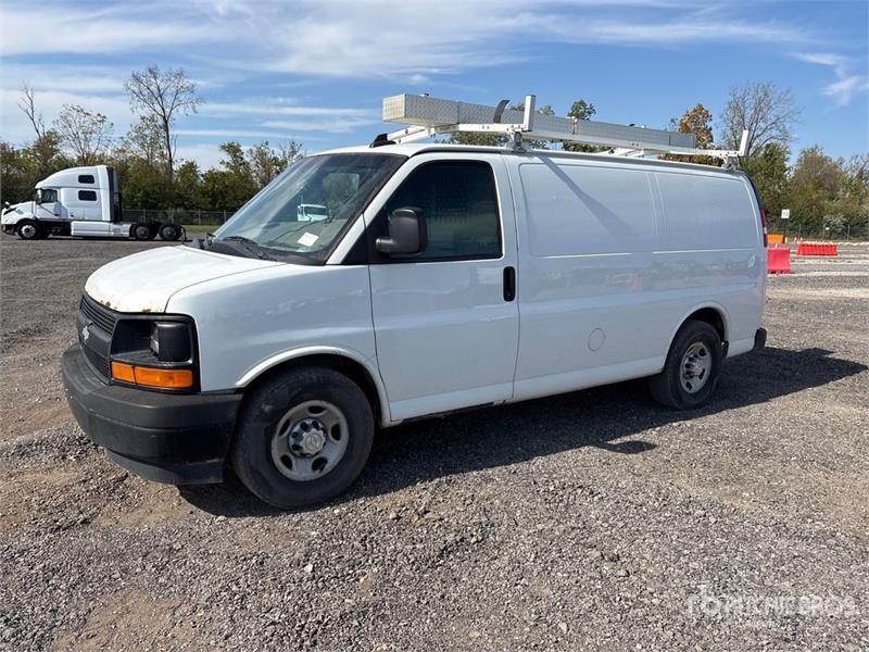 Fourgon utilitaire Chevrolet Express 2500 Cargo Van — occasion 2017