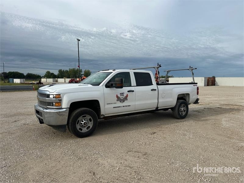 Fourgon utilitaire Chevrolet Silverado 2500HD WT 4x4 Crew Cab Pickup — occasion 2019