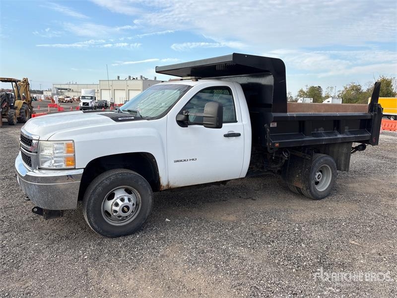 Camion benne Chevrolet Silverado 3500HD 4x4 Dump — occasion 2011