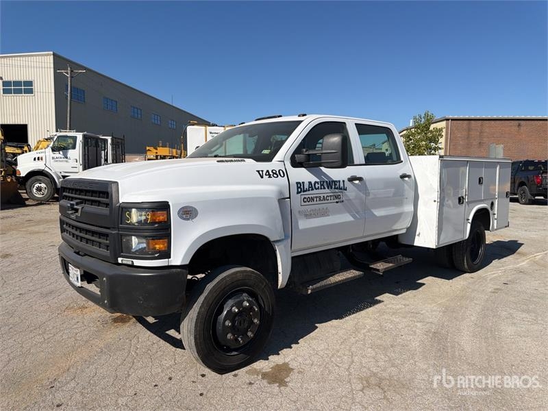 Utilitaire benne Chevrolet Silverado 5500HD 4x4 Crew Cab Utility — occasion 2023