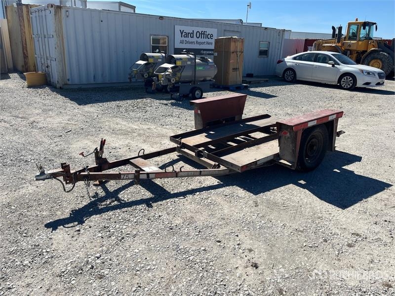 Remorque surbaissée Ditch Witch 14 ft S/A Tilt Deck — occasion 1981