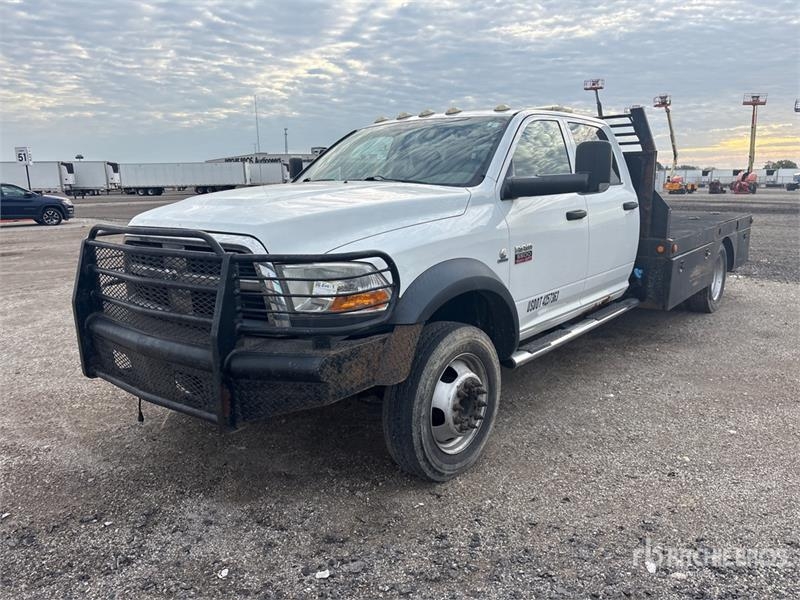 Camion plateau Dodge Ram 5500 — occasion 2011