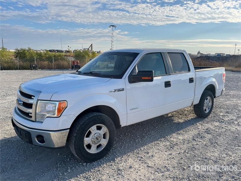 Fourgon utilitaire Ford F-150 XLT 4x2 Crew Cab Pickup — occasion 2014