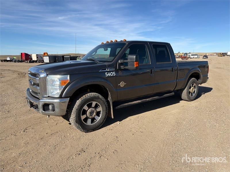 Fourgon utilitaire Ford F-250 Lariat 4x4 Crew Cab Pickup — occasion 2016