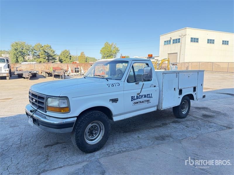 Utilitaire benne Ford F-250 XL 4x2 Utility — occasion 1996