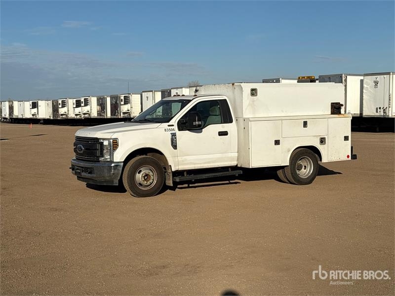 Utilitaire benne Ford F-350 XL 4x2 Utility — occasion 2019