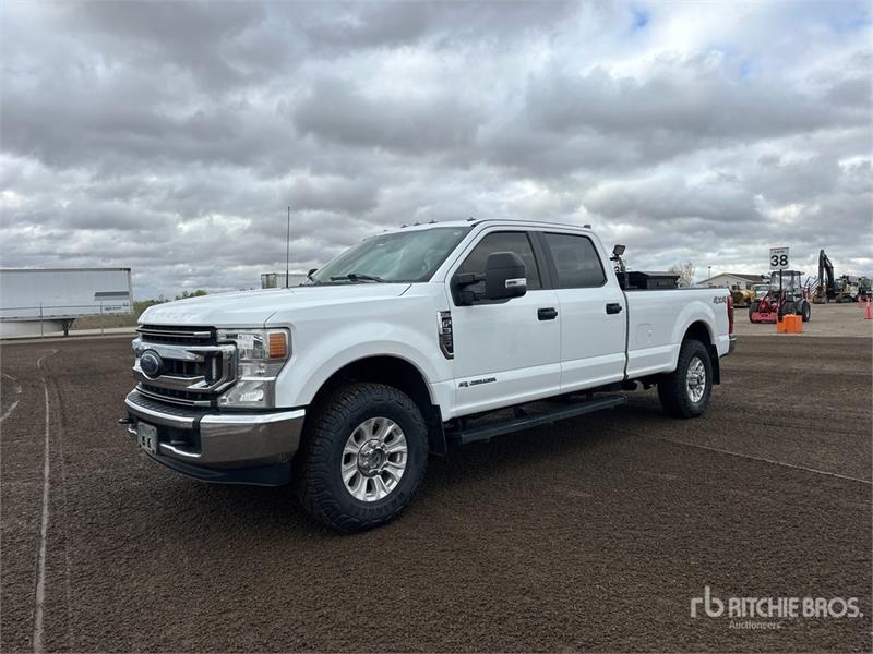 Fourgon utilitaire Ford F-350 XL 4x4 Crew Cab Pickup — occasion 2022