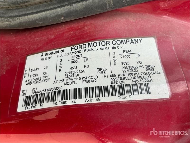 Camion benne Ford F-750 — occasion 2004