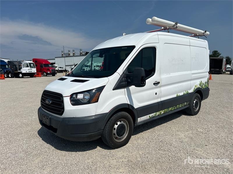 Fourgon utilitaire Ford Transit 150 Cargo Van — occasion 2018