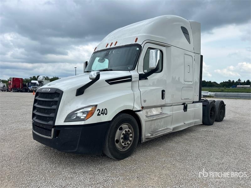 Freightliner 108SD