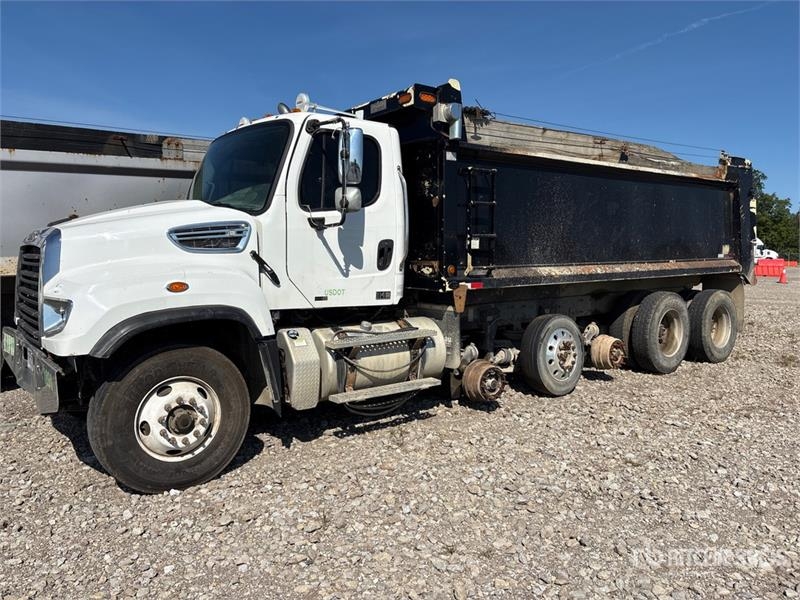 Camion benne Freightliner 114SD — occasion 2015