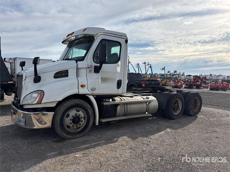 Tracteur routier Freightliner Cascadia 113 — occasion 2014