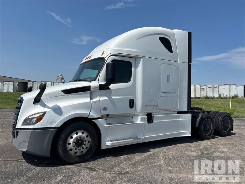 Freightliner Cascadia 126