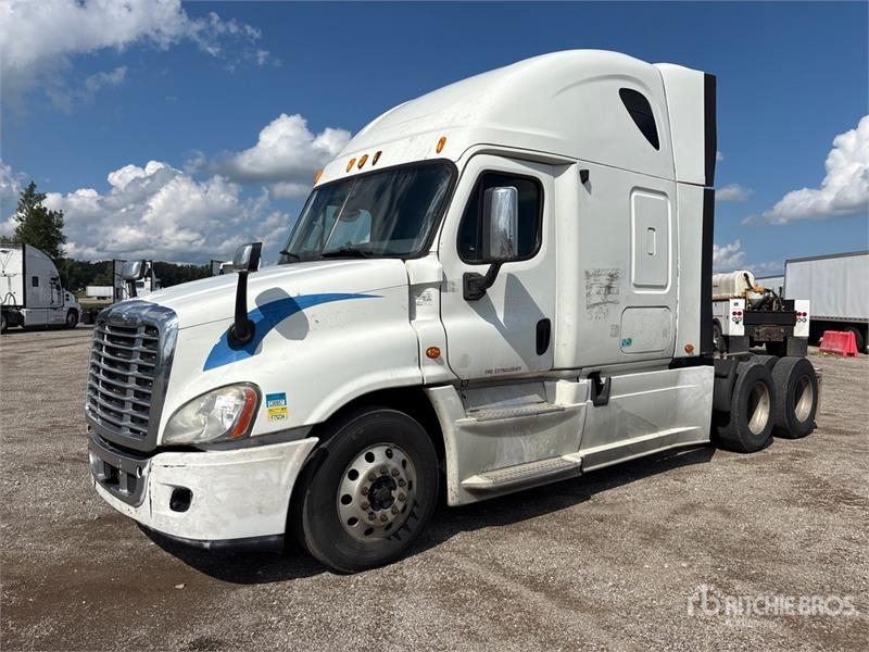 Tracteur routier Freightliner Cascadia 125 — occasion 2013